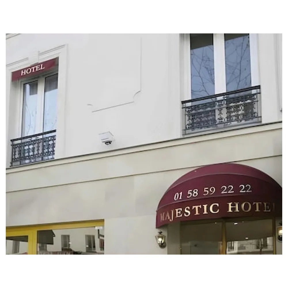 121 Paris Hotel