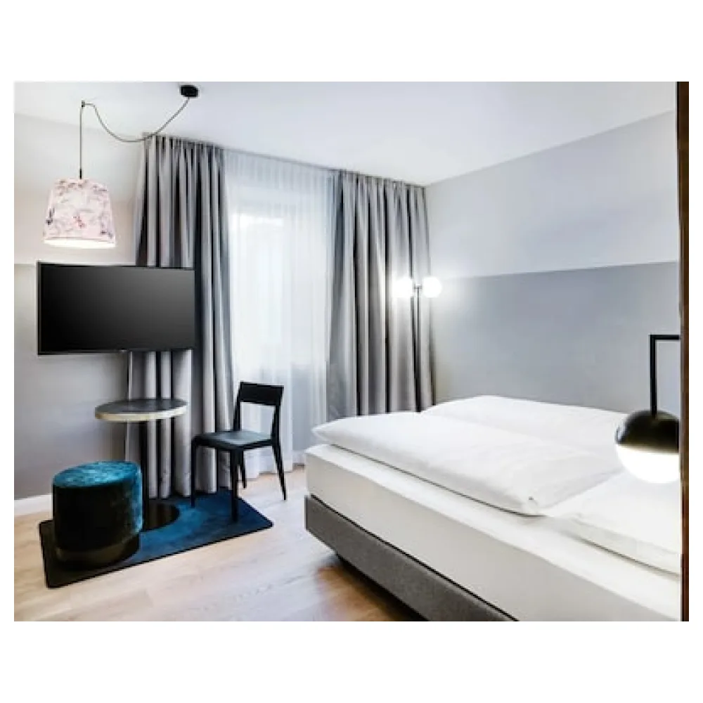 STAGE 12 Hotel by Penz