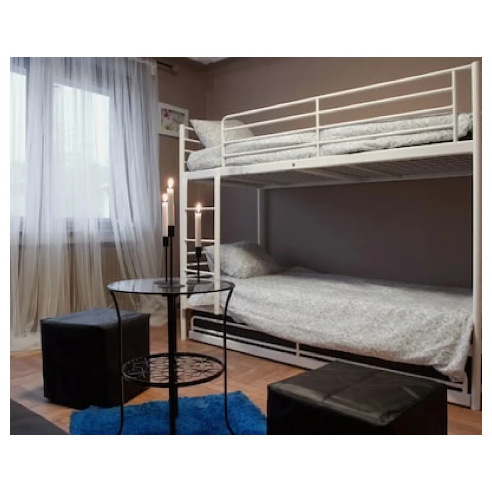 4 Couples & 4 Friends Hostel