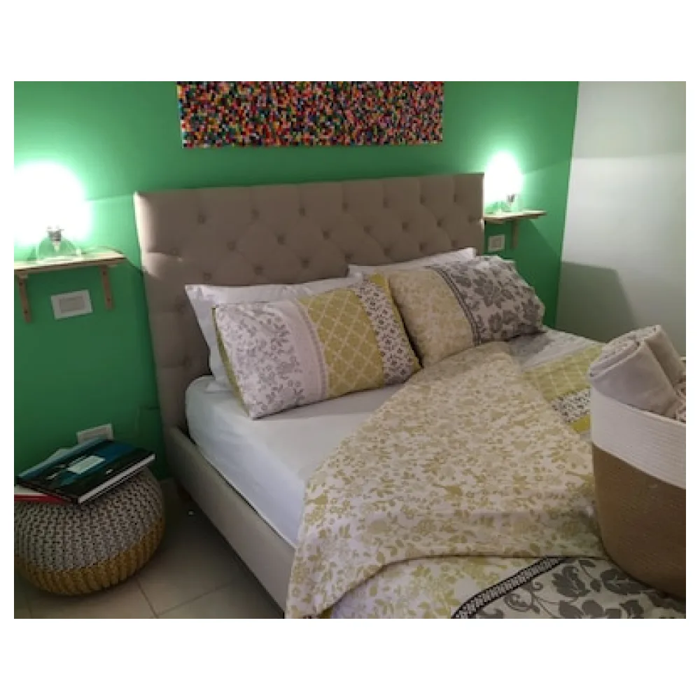 Intra Rooms