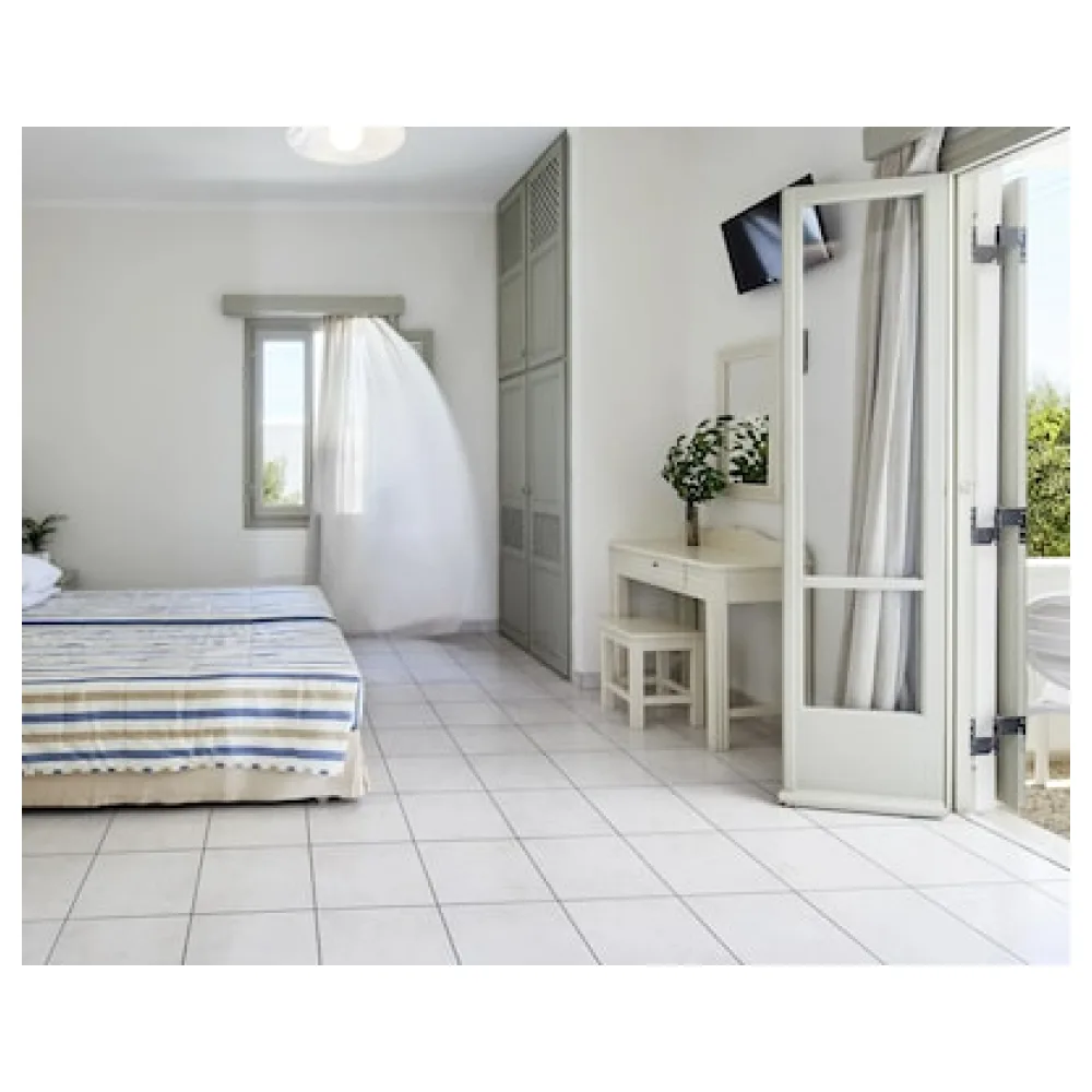 Nissos Thira Hotel
