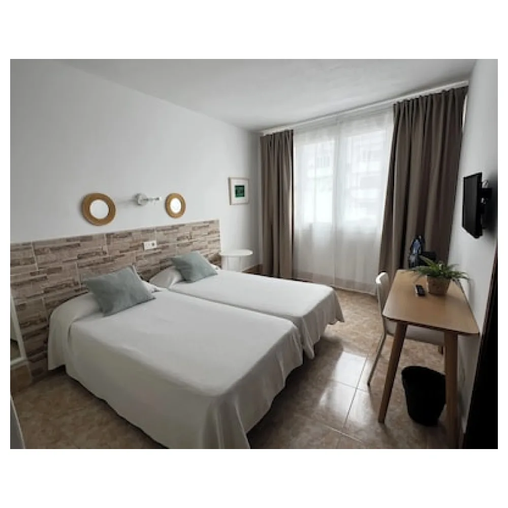 Hostal Residencia Cardona
