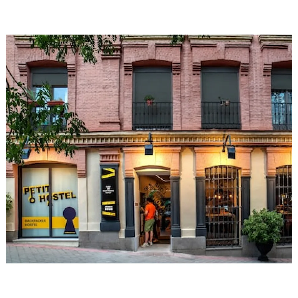 Petit Hostel La Latina