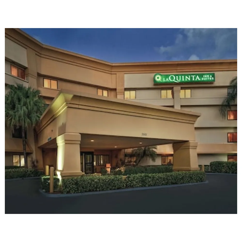 La Quinta Inn & Suites by Wyndham Miami Airport East