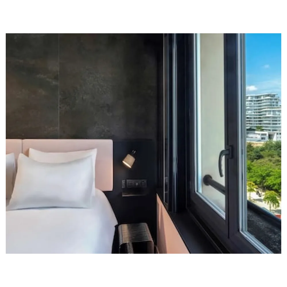 TRIBE Paris Batignolles