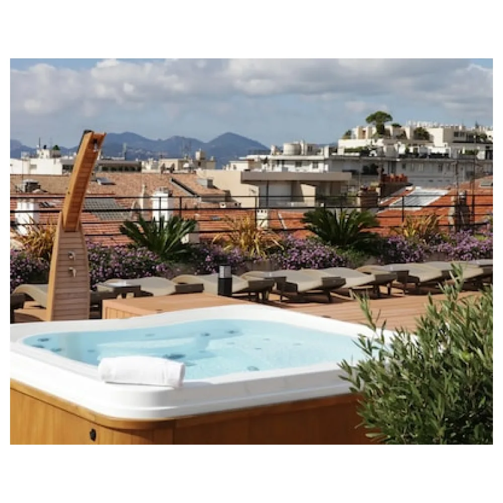Best Western Premier Le Patio des Artistes Wellness Jacuzzi