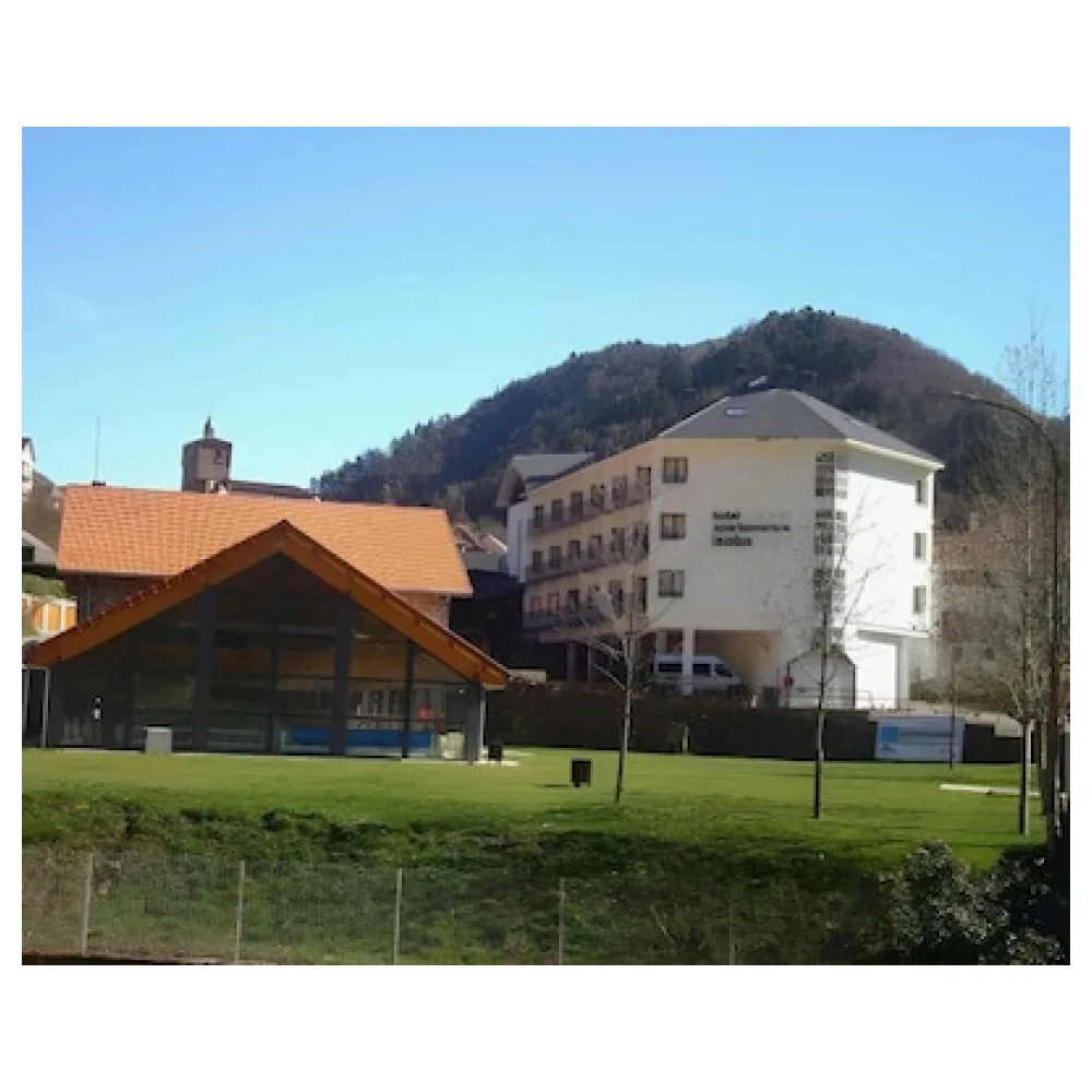 Hotel y Apartamentos SNÖ Isaba