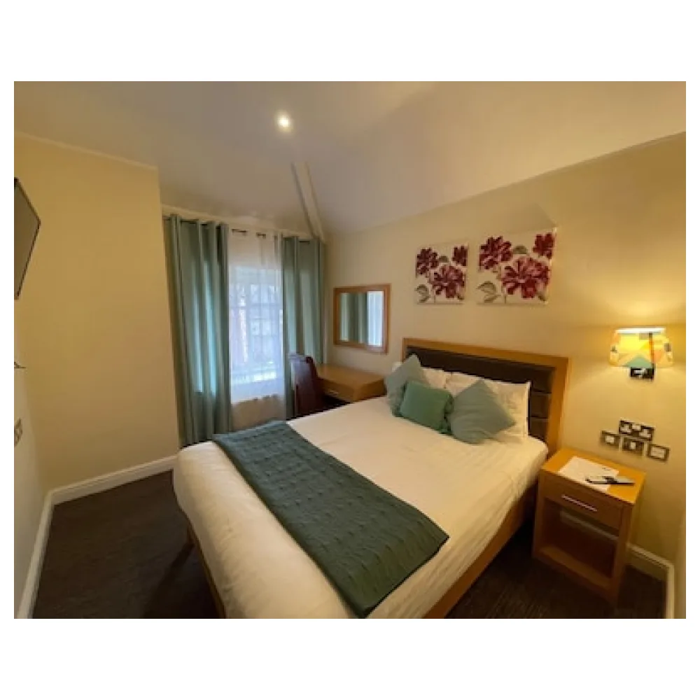 Iris Hotel