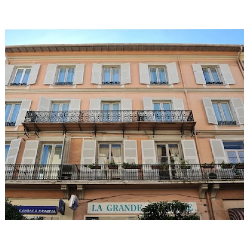 Hôtel Louvia