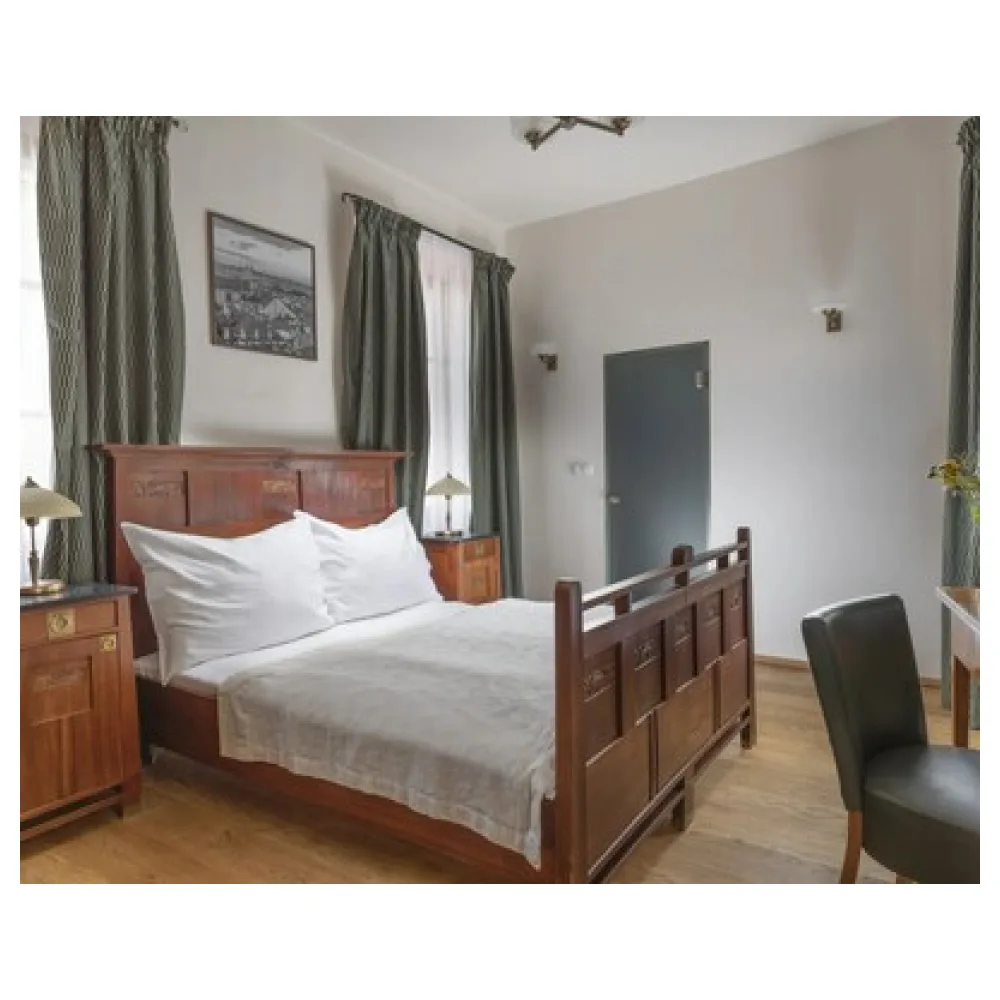 Hotel At the Green Grape