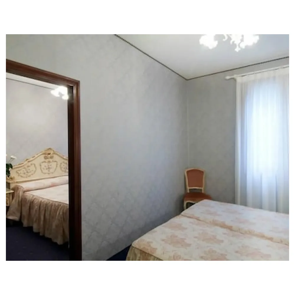 Hotel Diana