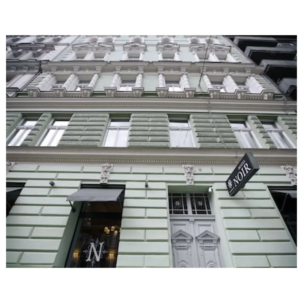 Hotel Noir