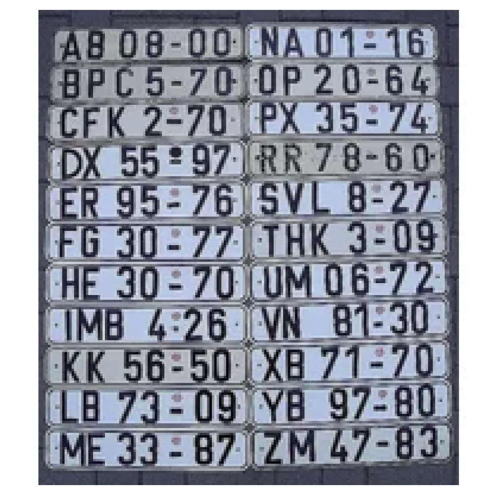 Kompletter Satz mit 22 original DDR Nummernschildern – Bild 2