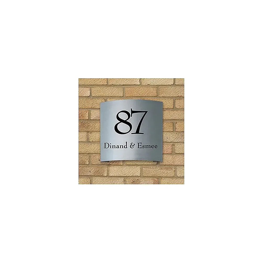 Gebogene Edelstahlhausnummer mit Familiennamen oder Straßennamen-Größe: 20 x 20 cm