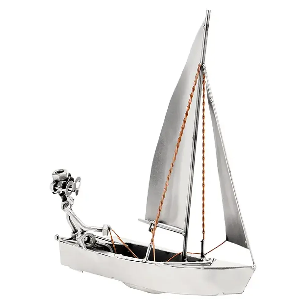 Schraubenmännchen auf Segelboot