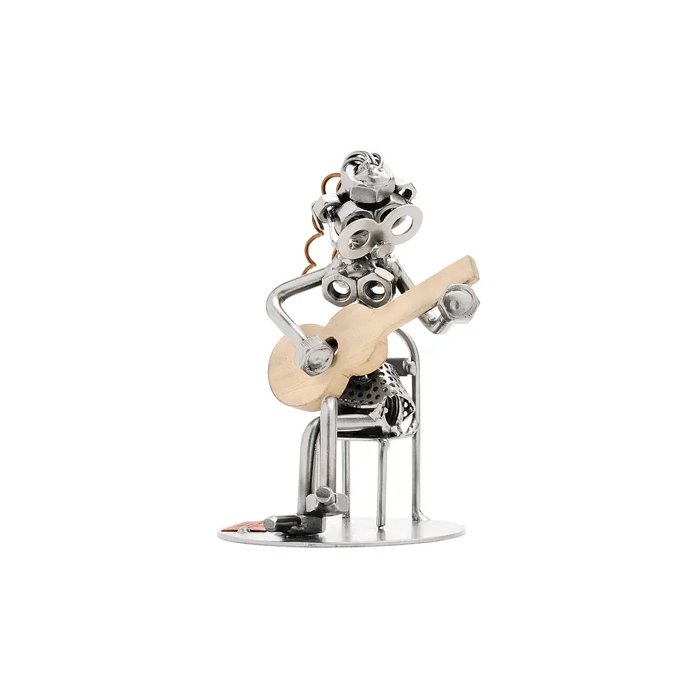 Schraubenmännchen Frau mit Holzgitarre
